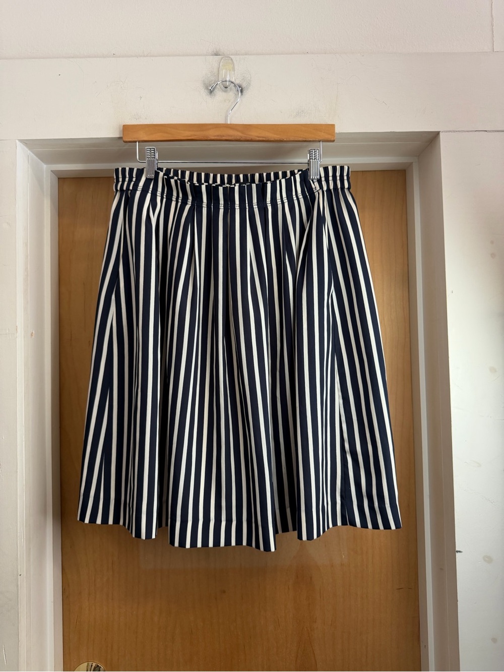 J.Crew Women’s Navy & Ivory Striped Midi Skirt with Pockets. Size: 8 - Picture 3 of 5